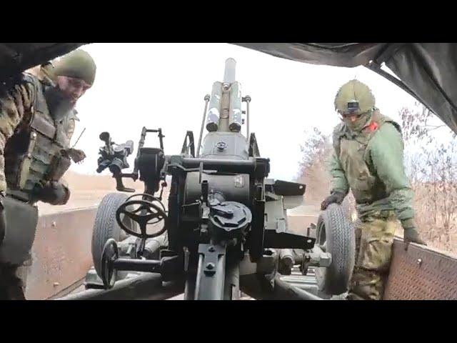 The work of a rapid-fire 82-mm mortar 2B9 Vasilek in Ukraine