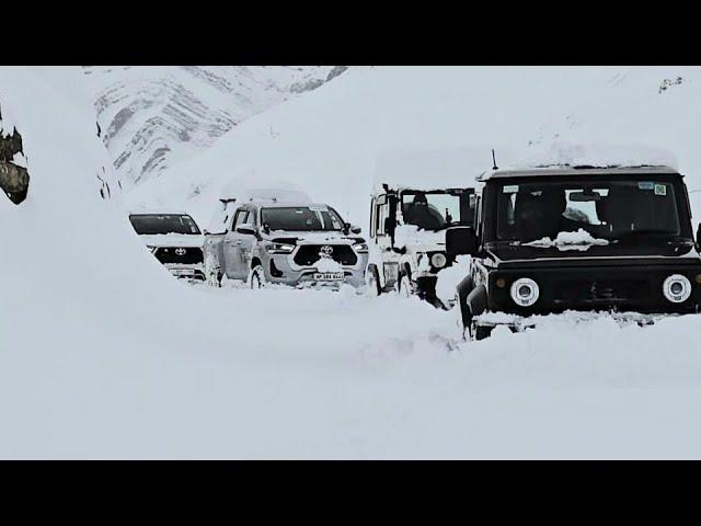 Evaluating snow wading capabilities of Jimny ,Gurkha ,stock Hilux and prepared Hilux... winter spiti