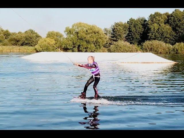 Вейкборд. Первое занятие в вейк-парке Fly High. Ксюша 9 лет. Wakeboard. First lesson. 9 years old