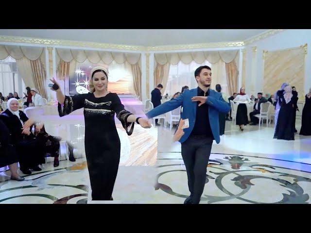 A very Beautiful Chechen Lovzarg in a Chic Org Restaurant. Sharkhan Video Studio  (Студия Шархан)