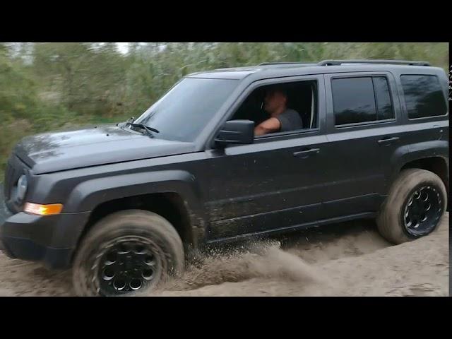 Легкий туризм и бездорожье на Jeep Patriot