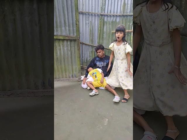 Aisee kya cheez hai jo baccho ko Dara rahi hai  #shorts #funnyshorts #funnyvideo