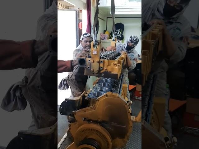 Install cylinders head C13 ใส่ฝาสูบเครื่อง C13 #enginerebuilding #caterpillar