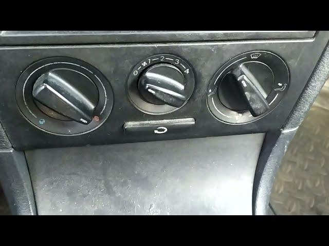 Замена лампочки подсветки крутилок  печки Шкода Октавия тур!replacing the climate control backlight!