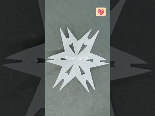 Wow  a beautiful paper snow flake ️ (agar video acchi lagi to please  subscribe kare) #shorts #yt