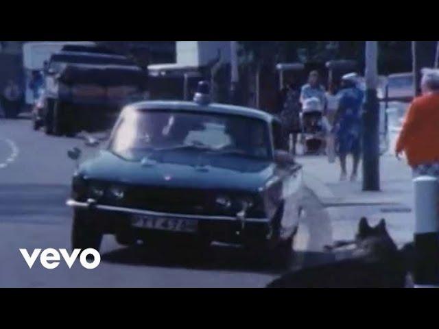 The Clash - (White Man) in Hammersmith Palais (Official Video)