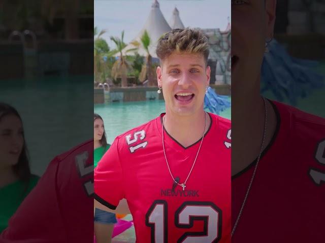 Balla con noi la nostra nuova canzone Mike e Aurora - UN' ESTATE ALL'ACQUAPARK #shorts #mikeaurybau