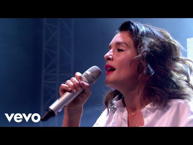 Jessie Ware - Wildest Moments - Live At Glastonbury 2015