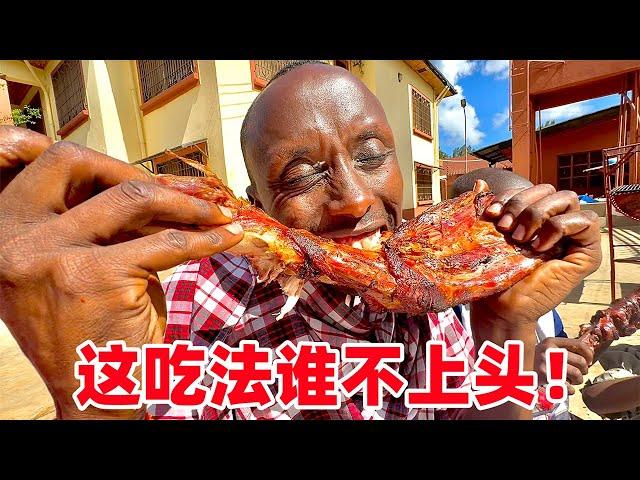 太炸裂了！一顿狂炫6根羊腿，保镖自己都上头了，满嘴流油真馋人