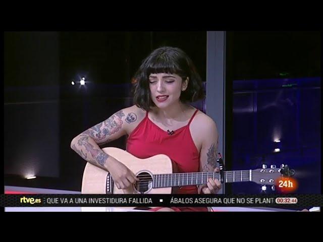 Mon Laferte - Funeral (En Vivo) | La Hora Cultural