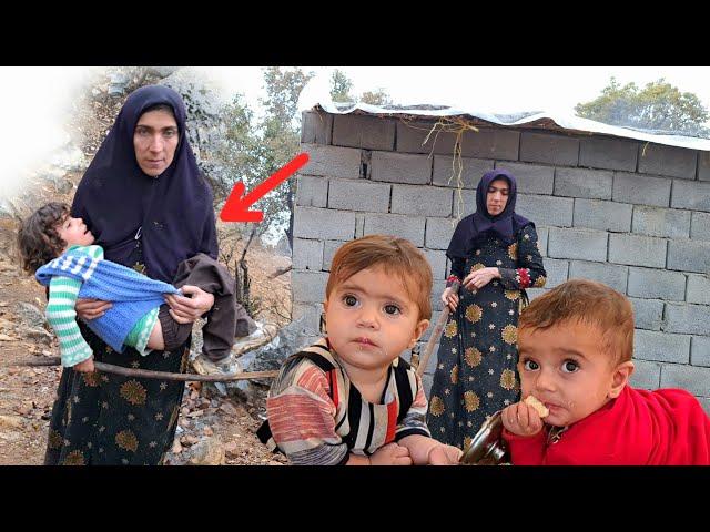 Brave mother and twins: Resisting rain and hardship! ️️