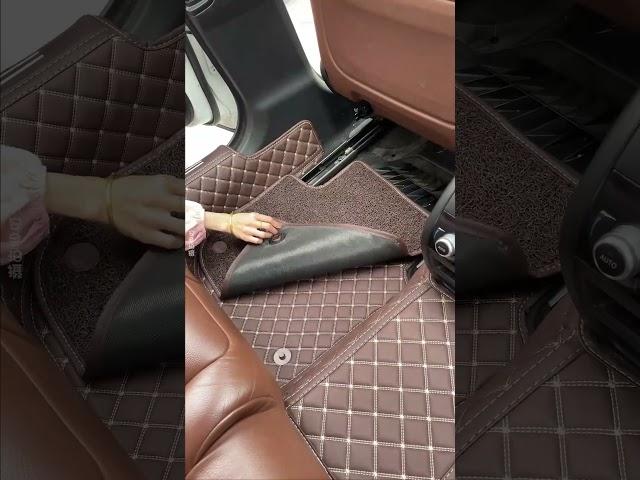 My car has Fantastic floor  mats that don't take up dirt。