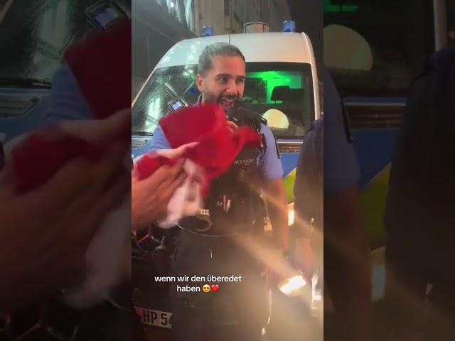 Alman polisi Türk taraftarlara üçlü çektirdi. ️ #almanya