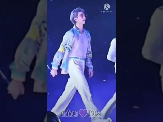 their moves like#bts #MIOU_love_BTS