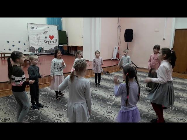 "На горе-то калина" русская народная песня.