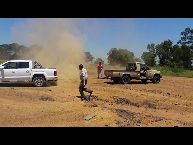 Land-Cruiser vs Amarok