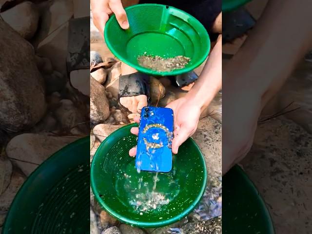 I Found HIDDEN GOLD in Sand Using an iPhone Magnet!