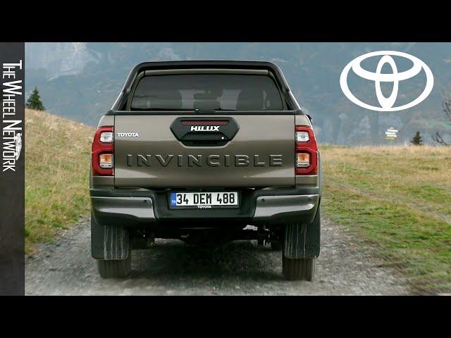 The new Toyota Hilux Invincible (2020 Facelift)