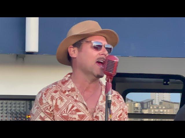 Tyber and Pete from The Dualers - Mr Penniless