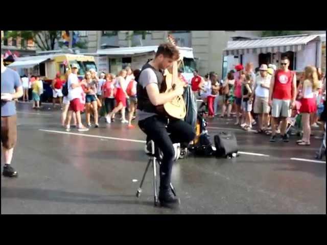Tom Ward, guitar artist's street performance in Ottawa 4