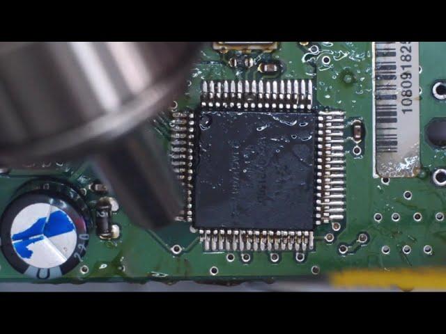 removing and soldering a large smd qfp64 ic with quick station hot air rework