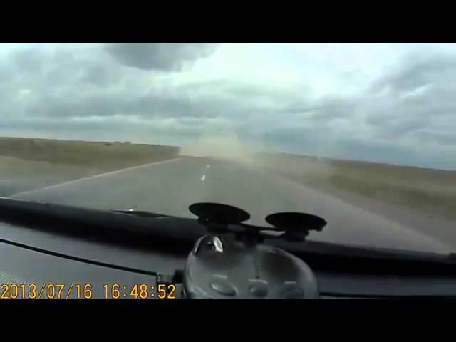 SCARY near accident in Russia - вблизи автомобильной аварии