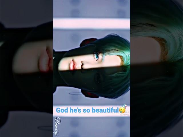 This isn’t my Tik Tok credits to the creator. But Felix is so dang beautiful Jesus Christ