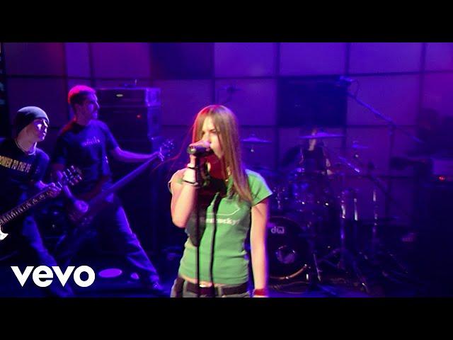 Avril Lavigne - Sk8er Boi (Live on Top Of The Pops 1/10/2003)