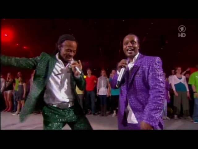 Eurovision Song Contest 2010 - Eurodance Flashmob (Madcon - Glow)