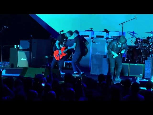 Pearl Jam - Porch, Vancouver BC, 5/4/2024 Live (Mike falls off Porch 3:23)