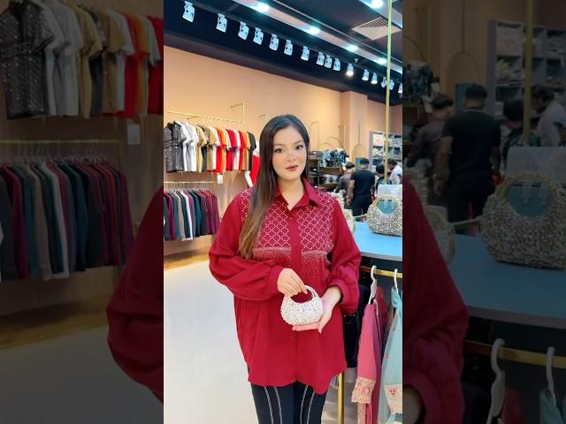 Jomuna future park level- 1 zone c shop - 12A ( TRH ) ️ ajke sobai astaso to shopping korte ?