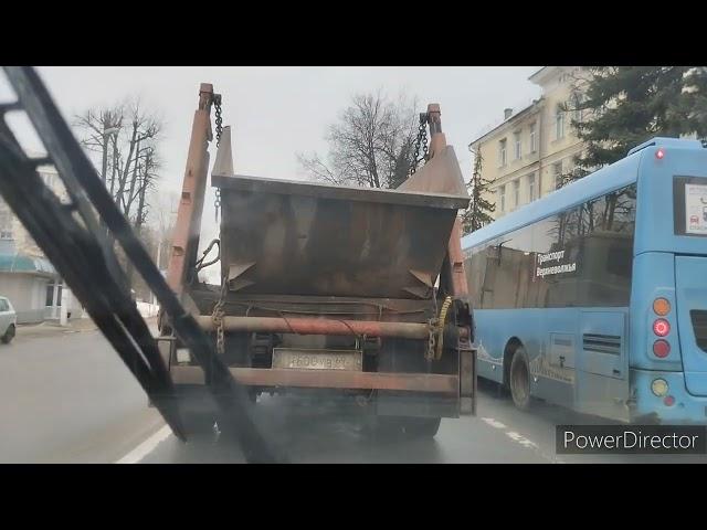 В поисках работы катаюсь по городу.