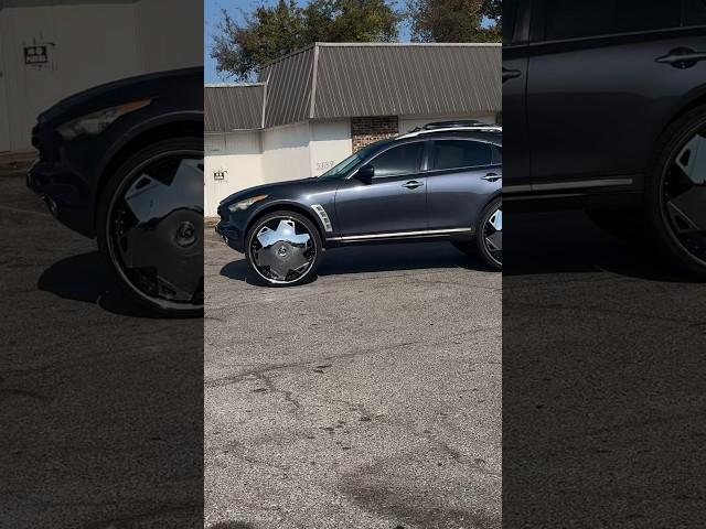 Infiniti QX70 on 32’s DUB Floaters Slidin