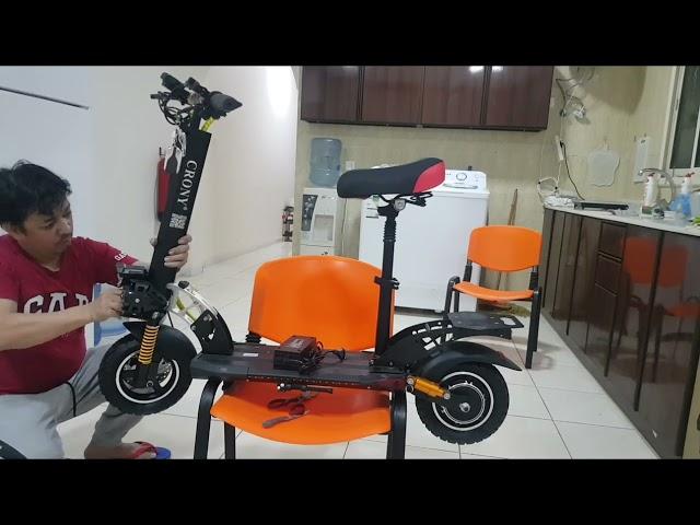 Crony Unboxing electric scooter