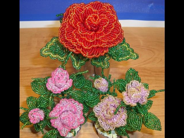 Роза из бисера с резными лепестками. Кустик розочек. Часть 5/5 . // Rose Bead carved petals.