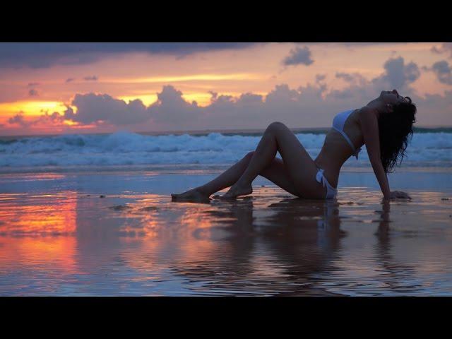 Релакс видео очень красивый закат у берега моря в / Relax video is very beautiful sunset by the sea