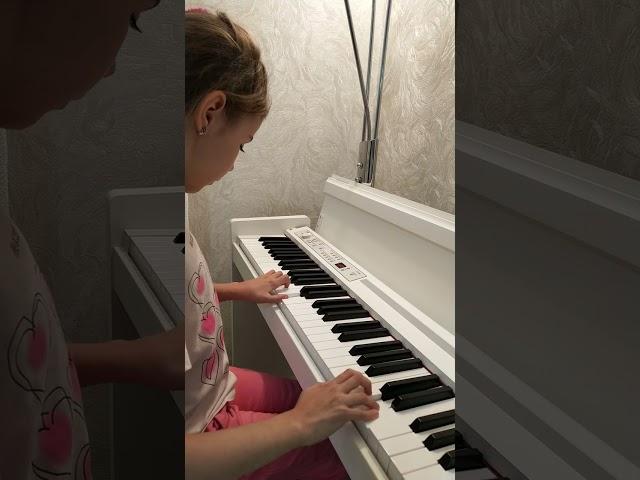 Старая сказка, А.  Черепнин в исполнении Юлианны Комаровой,  1 класс.