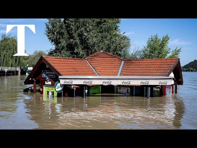 River Danube breaches banks as flood tide hits Budapest