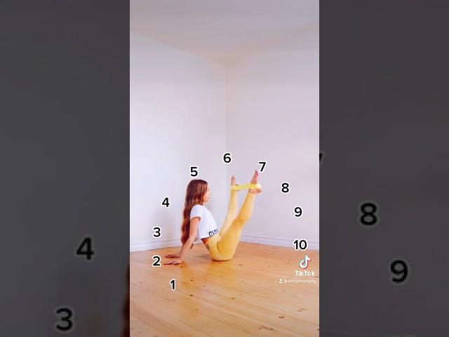 Anna McNulty Viral Stretch TikTok