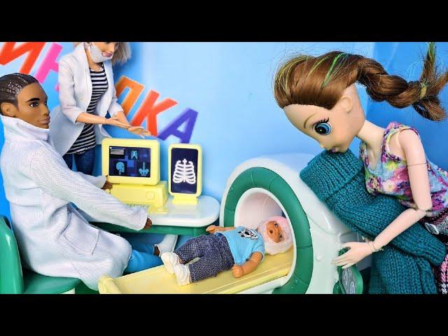 TO THE HOSPITAL FOR THE NEW YEAR (poor Max! Katya and Max are a cheerful family. Funny dolls in real