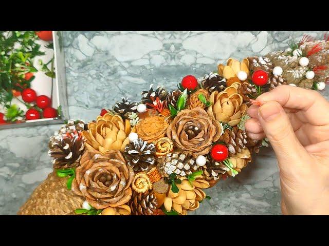 DIY Christmas tree made of natural materials. It is very easy to make it.