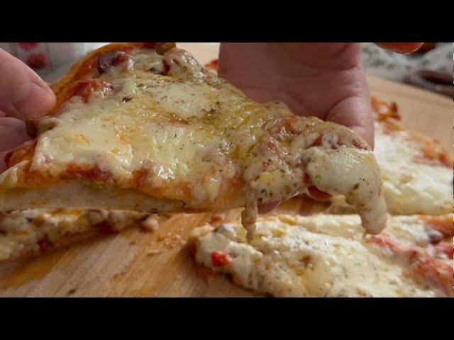 Sourdough pizza recipe. Don't stop experimenting with sourdough baking! Subtitles ️