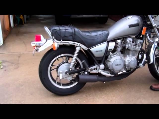 1981 yamaha maxim 650. 4 into 1 exhaust.