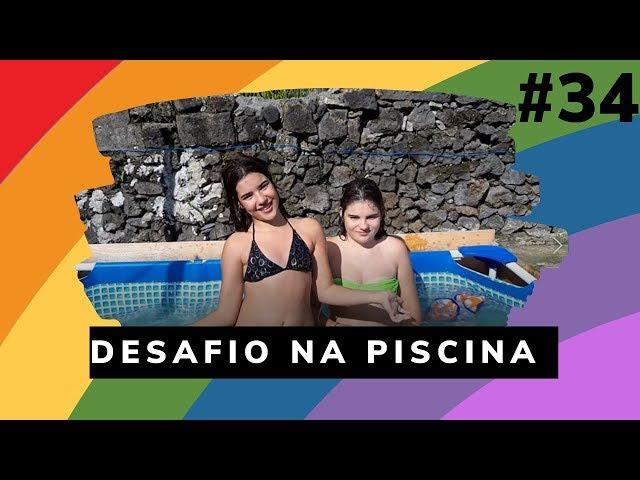 DESAFIO NA PISCINA (QUEM TIRA MAIS ROUPAS NA ÁGUA?) | Gemeas da Ilha