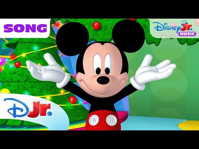 Mickey Mouse Clubhouse Hot Dog Dance 🪩 (Christmas Version) | @disneyjr