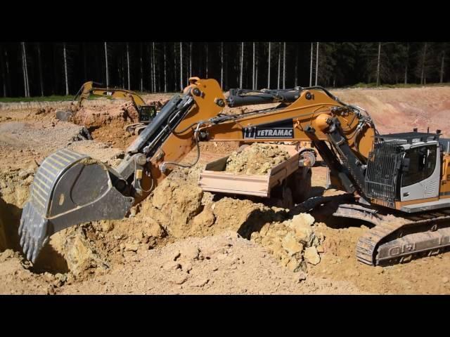 Liebherr R966C loading Volvo A35F