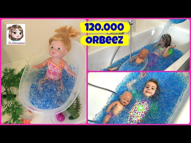 120.000 ORBEEZ in der Badewanne - Hannah und BABY born baden in Wasserperlen