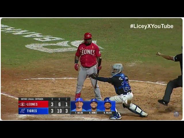 Licey vs Escogido Cero de Película: Andrew Pérez saca 3 outs al Escogido en el inning número 14