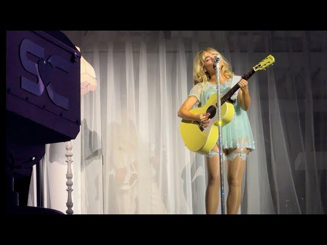 Sabrina Carpenter - Lie To Girls & Decode (Toronto 2024)