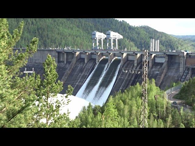 Мощь Енисея – на Красноярской ГЭС открыли водосброс